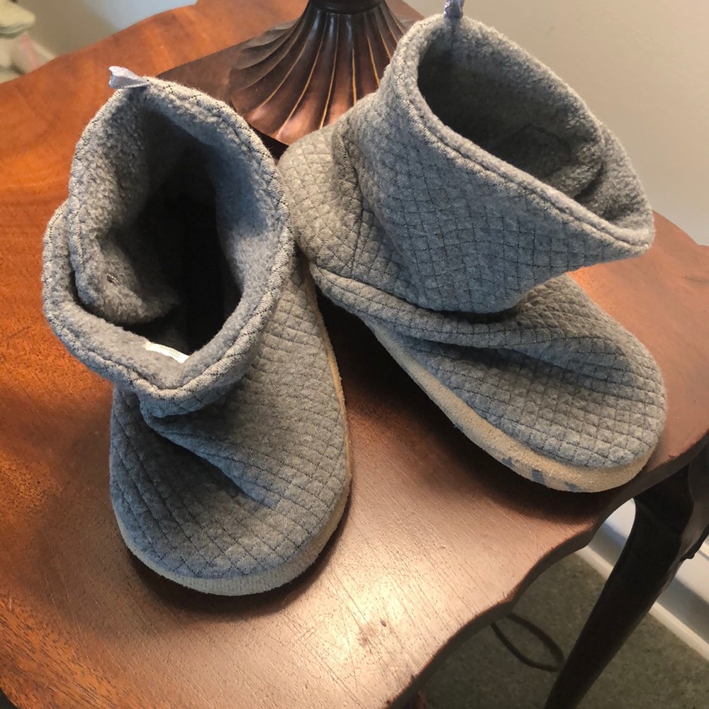 Old Navy Toddler slipper socks